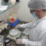 LABORATÓRIO - MIRA FÓRMULAS FARMÁCIA DE MANIPULAÇÃO E HOMEOPATIA